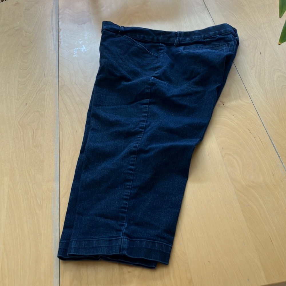 St. John's Bay‎ Dark Blue Denim Capris size 12